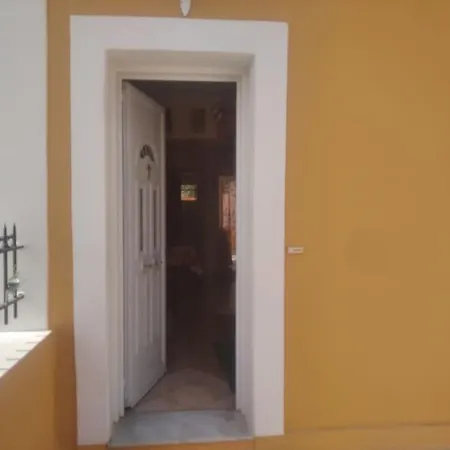 μονοκατοικια ανεξαρτητη σε κεντρικο δρομο *